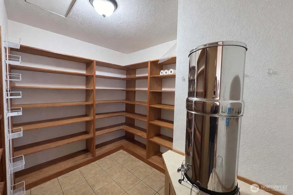 9 Rose St, Oroville, WA 98844