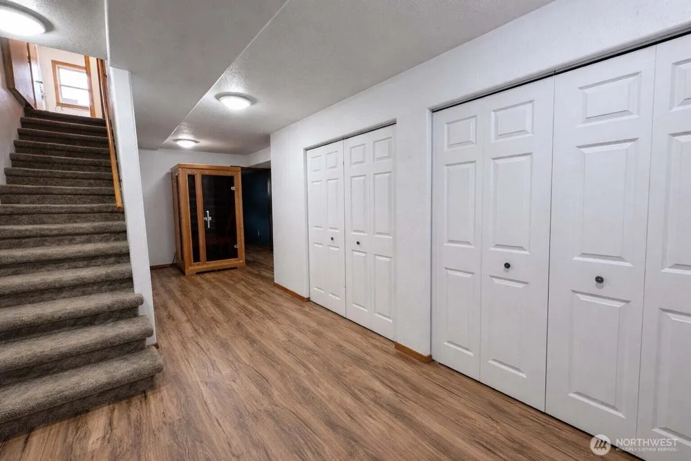 9 Rose St, Oroville, WA 98844