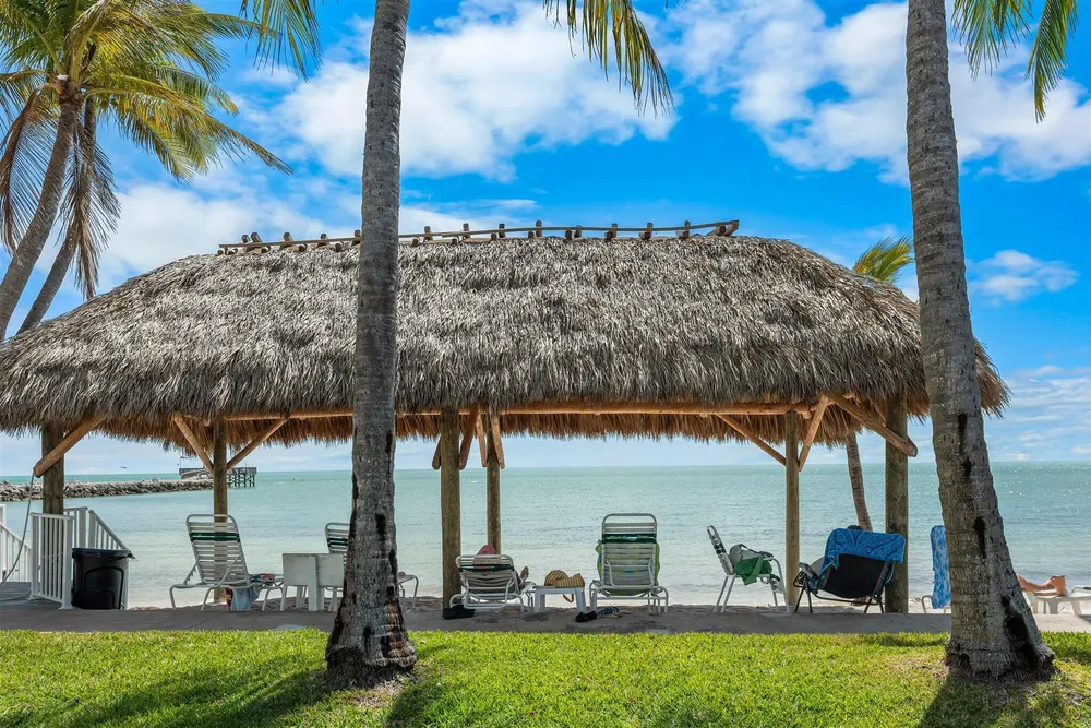 601 W Ocean Dr, Key Colony Beach, FL 33051