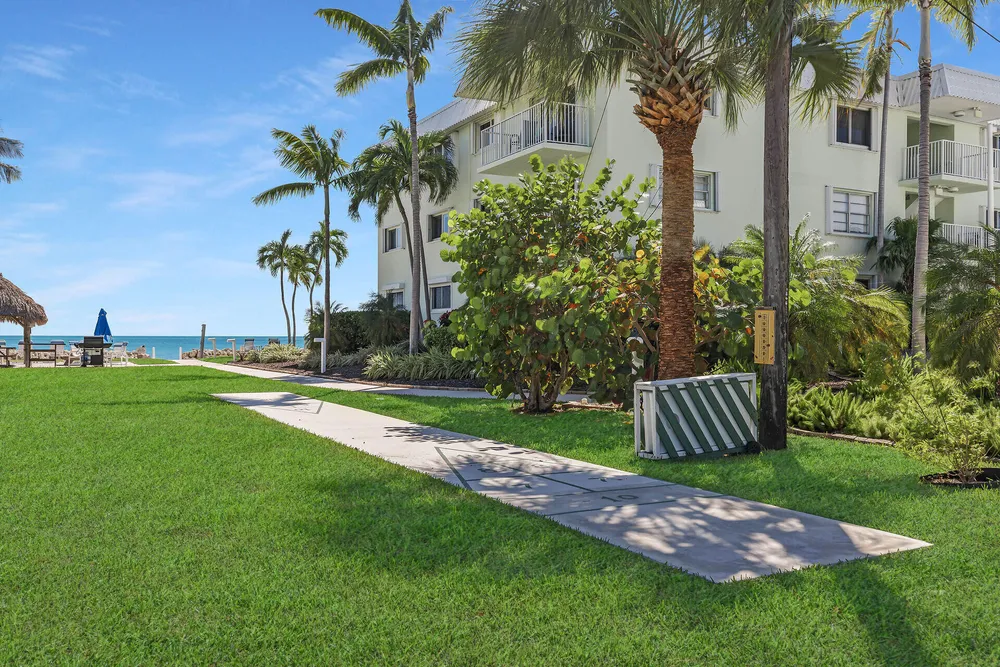 1101 W Ocean Dr, Key Colony Beach, FL 33051