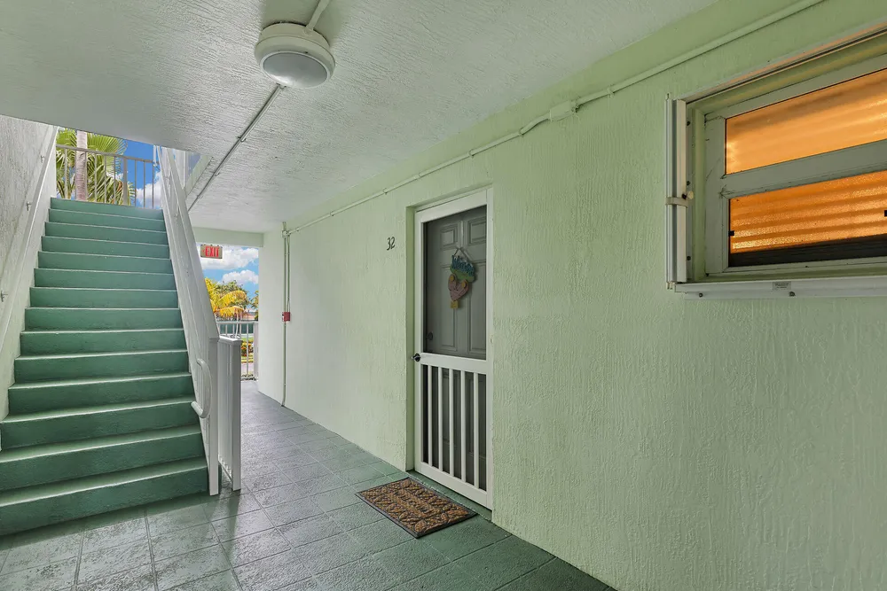 1101 W Ocean Dr, Key Colony Beach, FL 33051