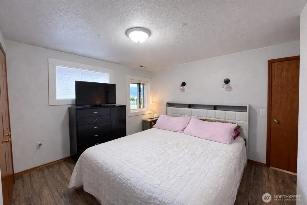 9 Rose St, Oroville, WA 98844