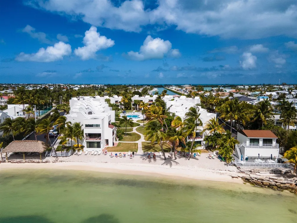 601 W Ocean Dr, Key Colony Beach, FL 33051