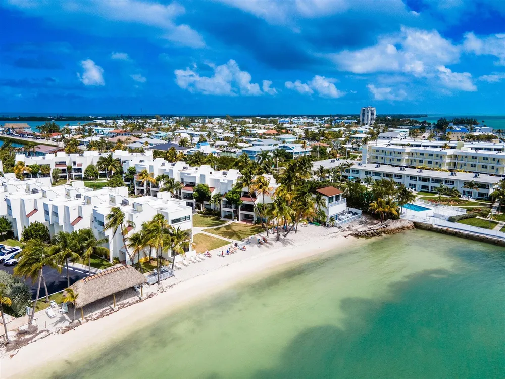 601 W Ocean Dr, Key Colony Beach, FL 33051