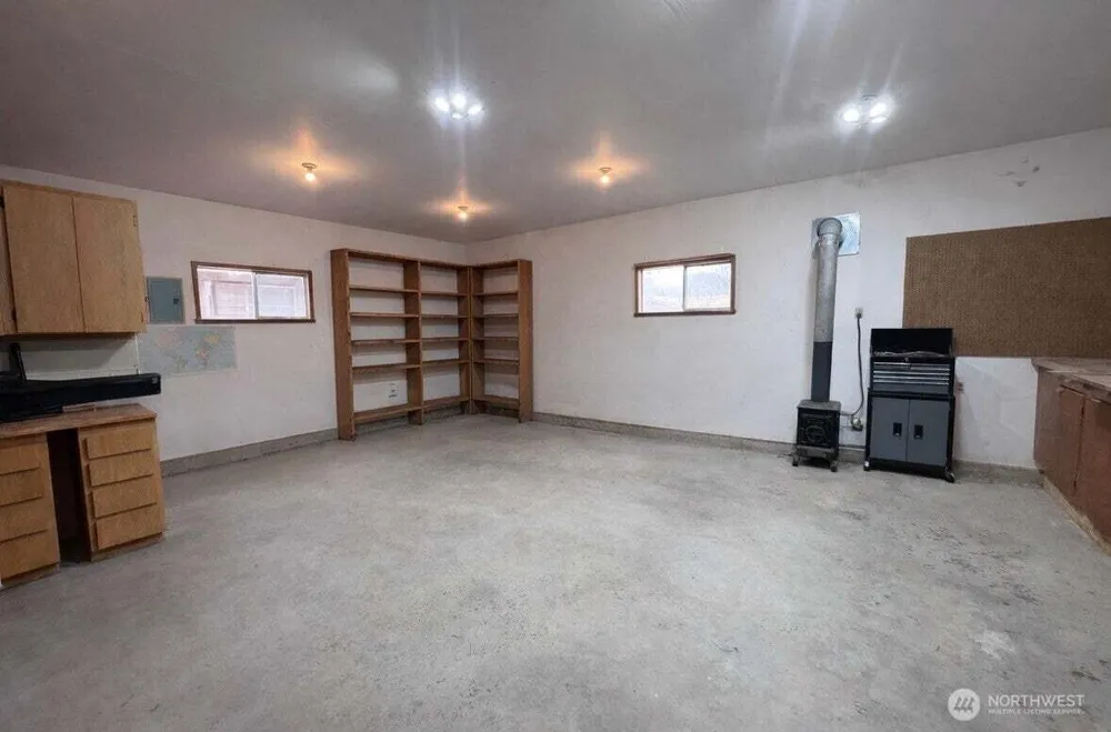 9 Rose St, Oroville, WA 98844