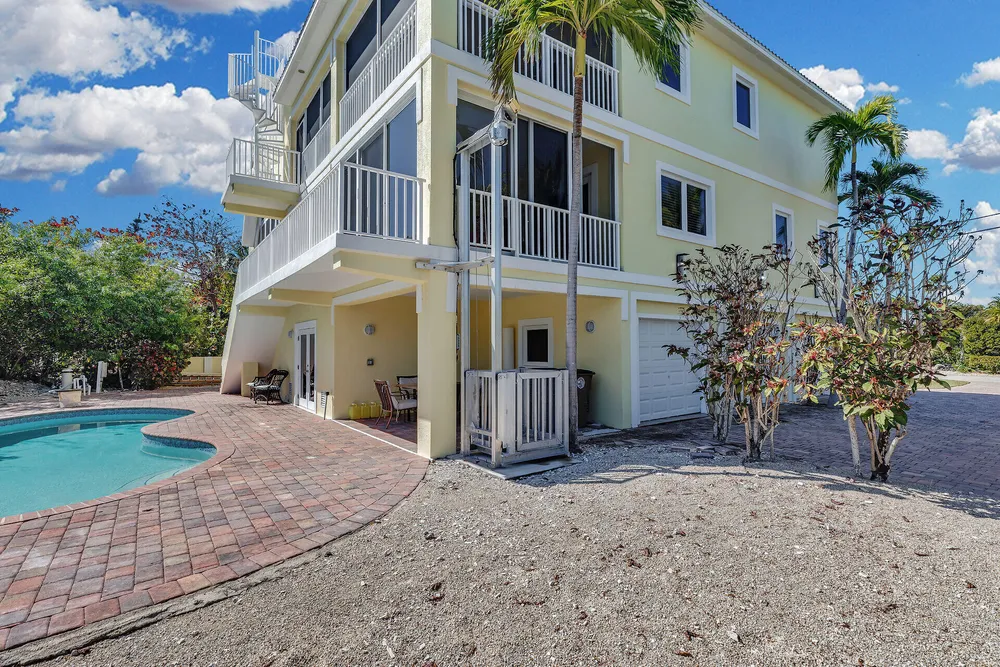 205 Stirrup Key Blvd, Marathon, FL 33050