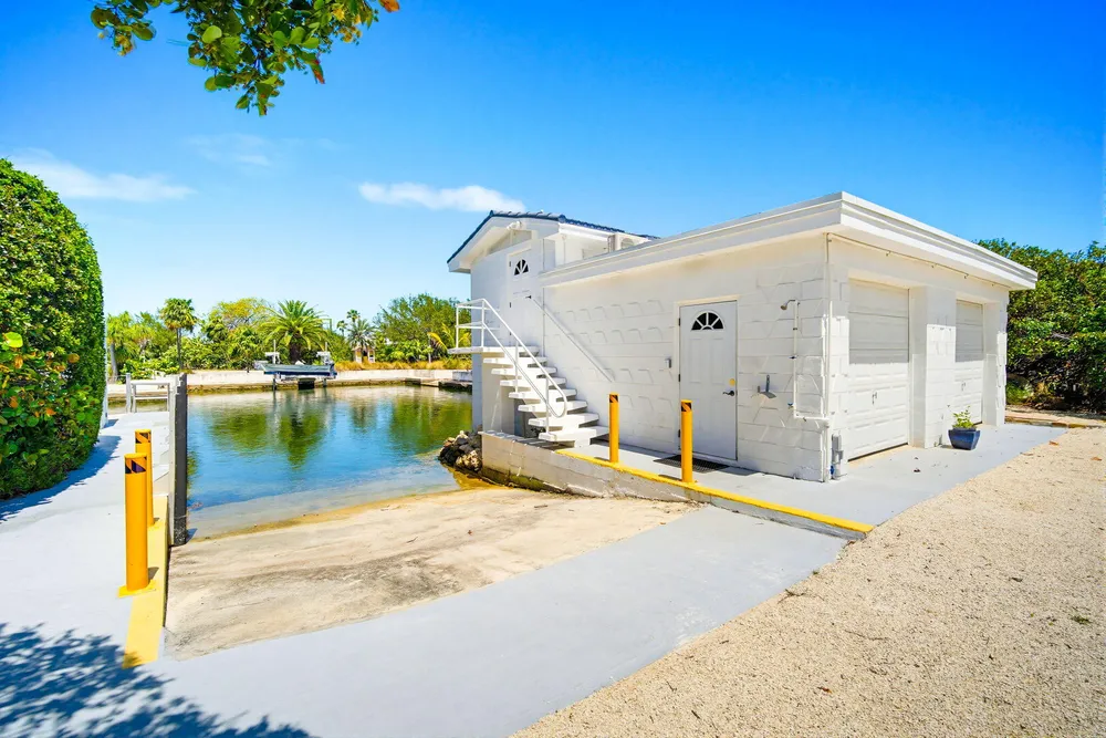 1148 Big Pine Ave, Big Pine, FL 33043