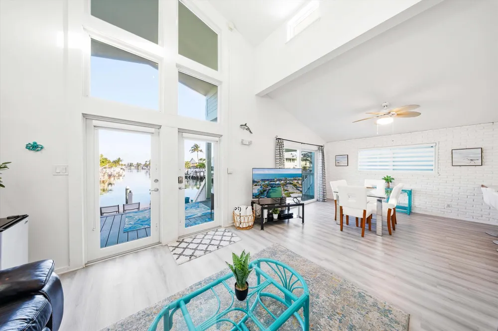 340 E Ocean Dr, Key Colony Beach, FL 33051