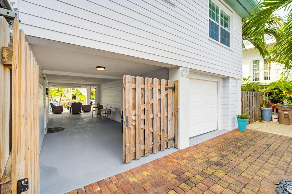28560 Doubloon Rd, Little Torch Key, FL 33042
