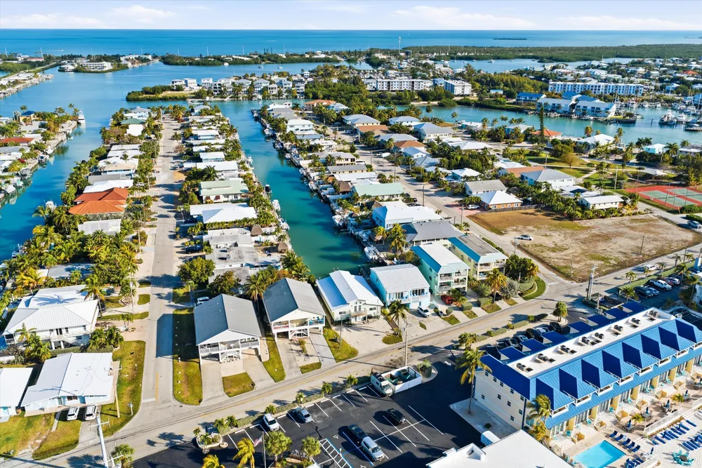 340 E Ocean Dr, Key Colony Beach, FL 33051