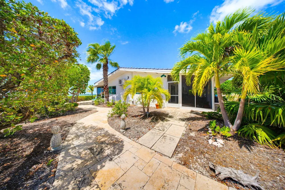 1148 Big Pine Ave, Big Pine, FL 33043