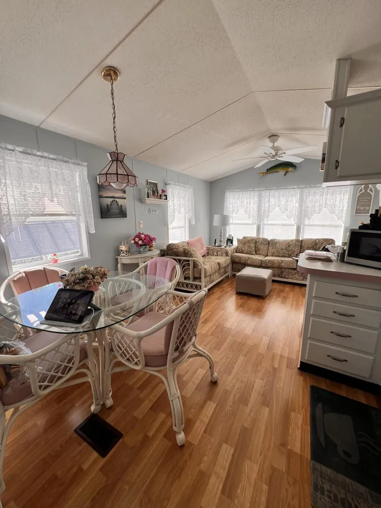 1361 Overseas Hwy, Marathon, FL 33050