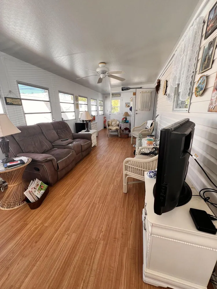 1361 Overseas Hwy, Marathon, FL 33050