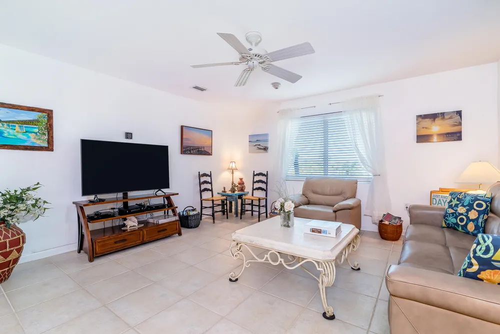 1101 W Ocean Dr, Key Colony Beach, FL 33051
