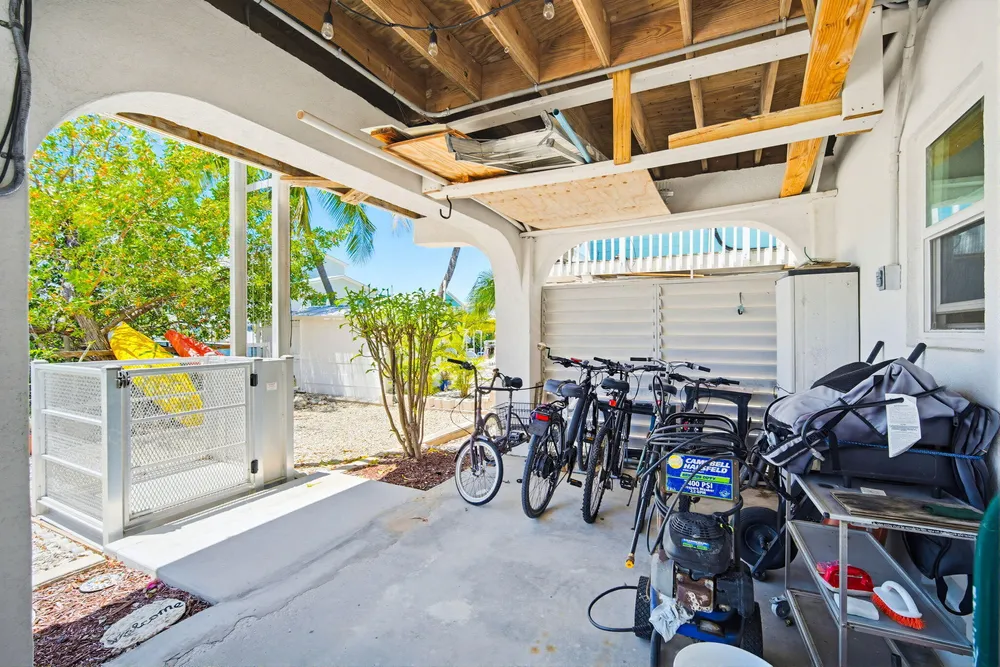 612 Blackbeard Rd, Little Torch Key, FL 33042