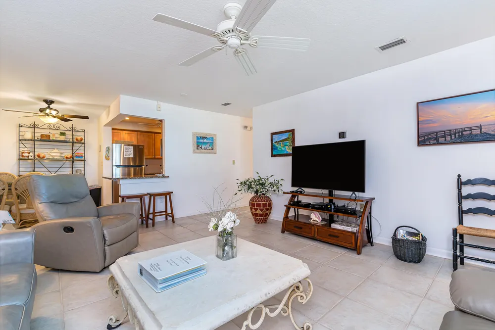 1101 W Ocean Dr, Key Colony Beach, FL 33051