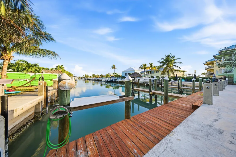 340 E Ocean Dr, Key Colony Beach, FL 33051