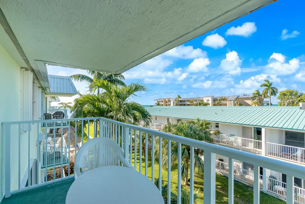 1101 W Ocean Dr, Key Colony Beach, FL 33051