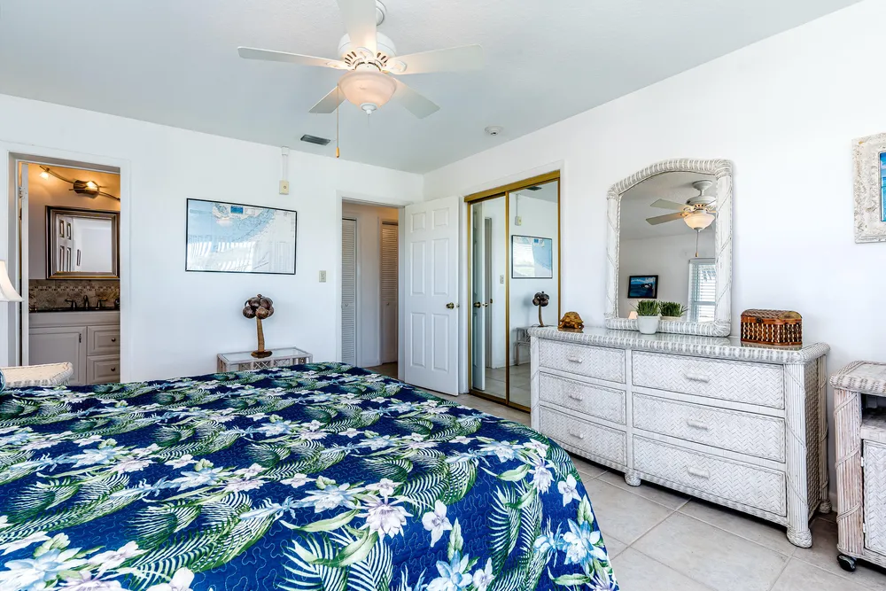 1101 W Ocean Dr, Key Colony Beach, FL 33051