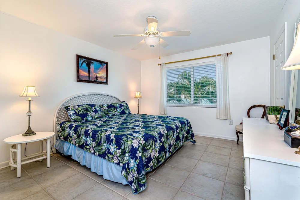 1101 W Ocean Dr, Key Colony Beach, FL 33051