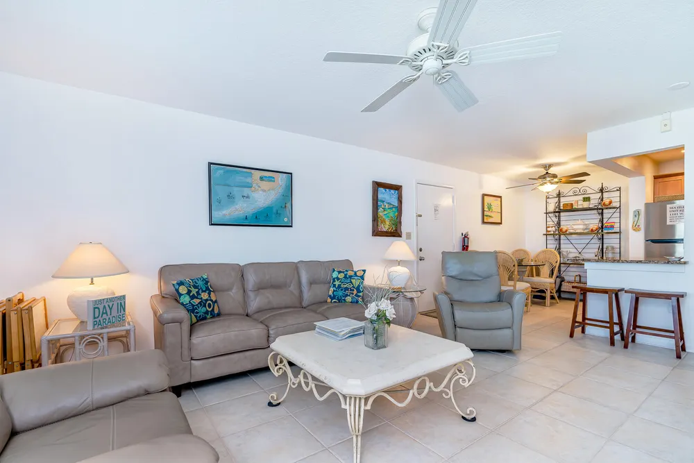 1101 W Ocean Dr, Key Colony Beach, FL 33051