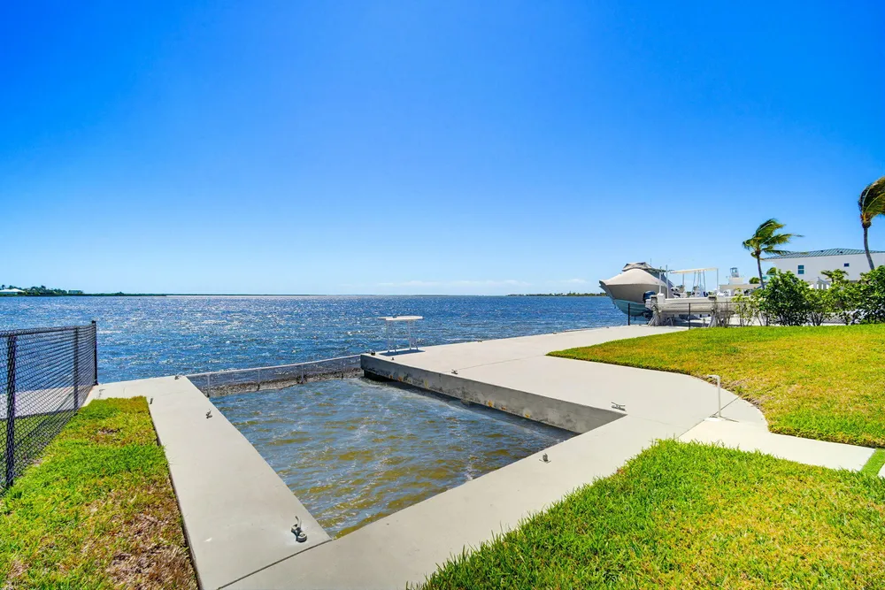 1631 Sunrise Dr, Big Pine, FL 33043