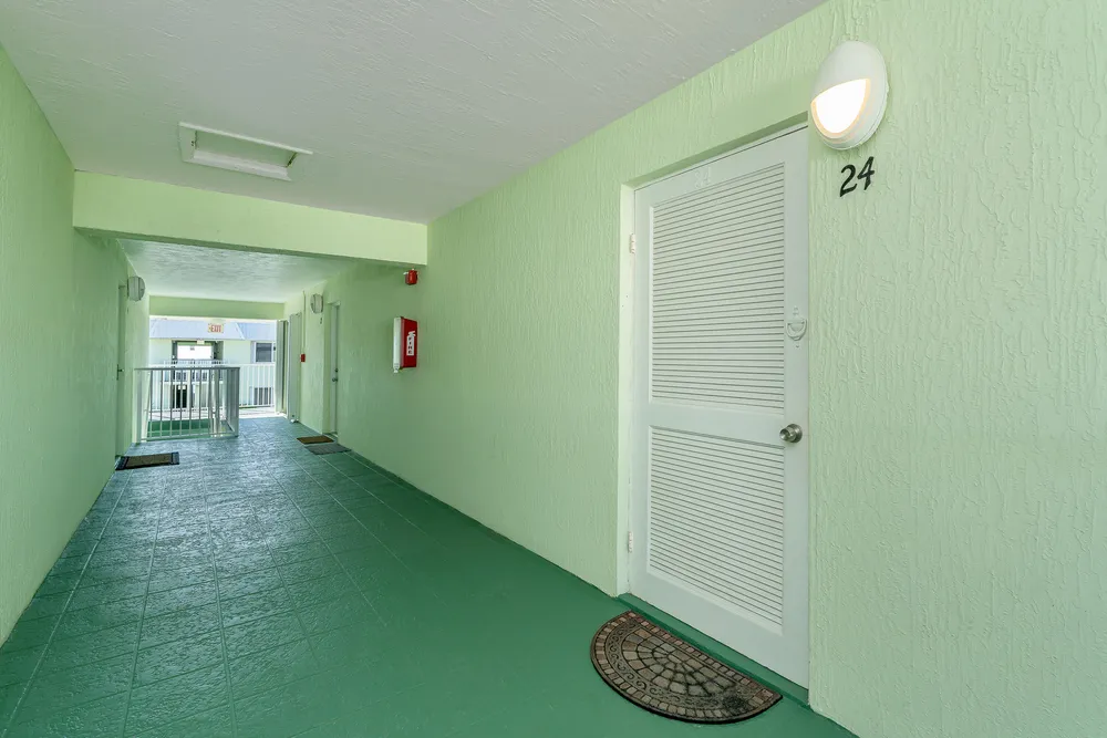 1101 W Ocean Dr, Key Colony Beach, FL 33051