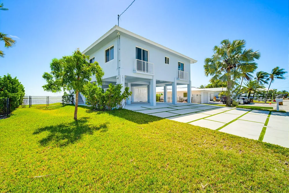 1631 Sunrise Dr, Big Pine, FL 33043