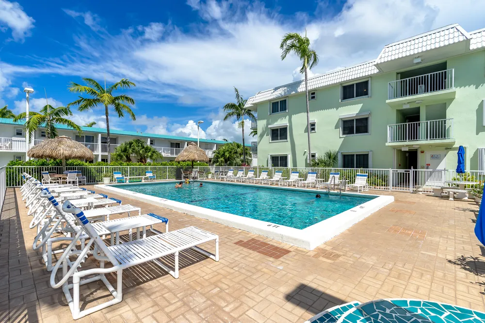 1101 W Ocean Dr, Key Colony Beach, FL 33051