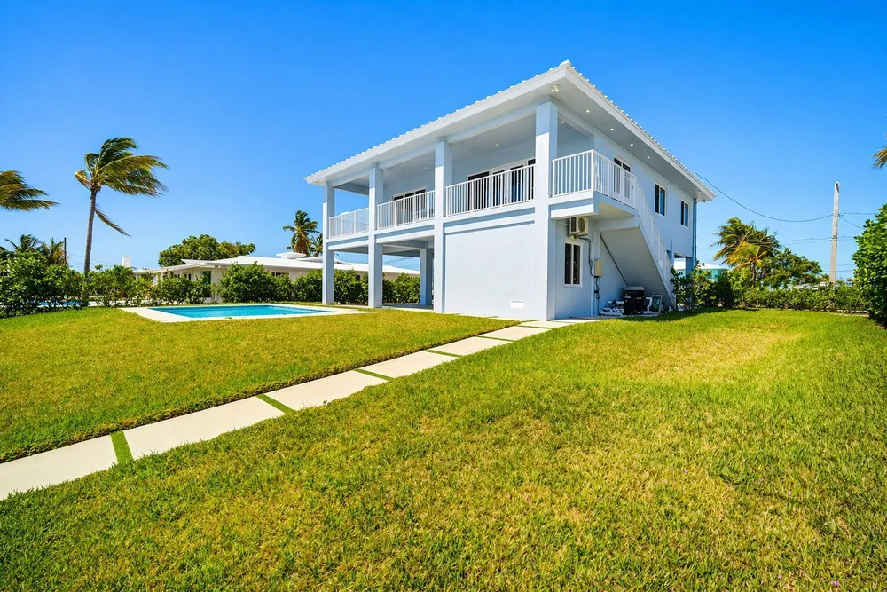 1631 Sunrise Dr, Big Pine, FL 33043