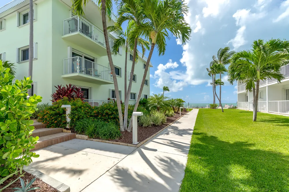 1101 W Ocean Dr, Key Colony Beach, FL 33051