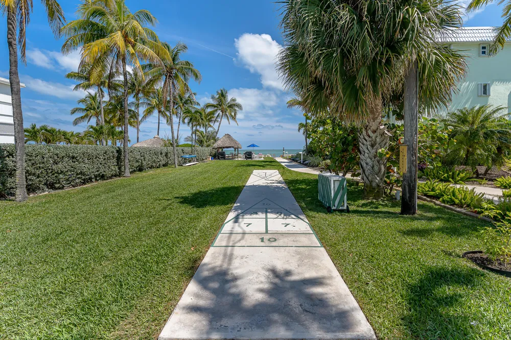 1101 W Ocean Dr, Key Colony Beach, FL 33051