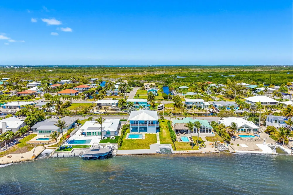 1631 Sunrise Dr, Big Pine, FL 33043