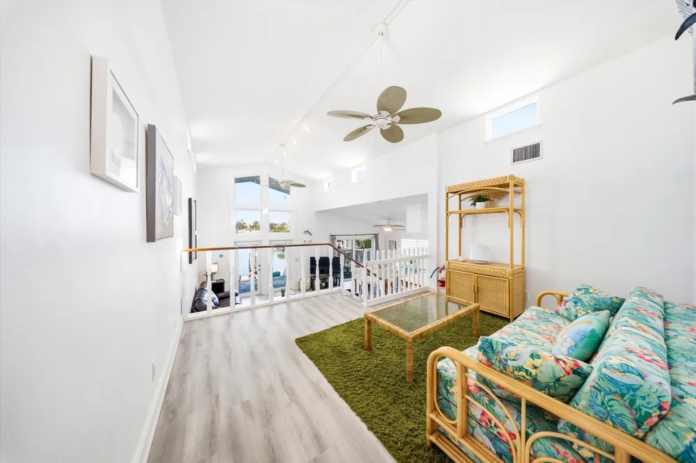 340 E Ocean Dr, Key Colony Beach, FL 33051