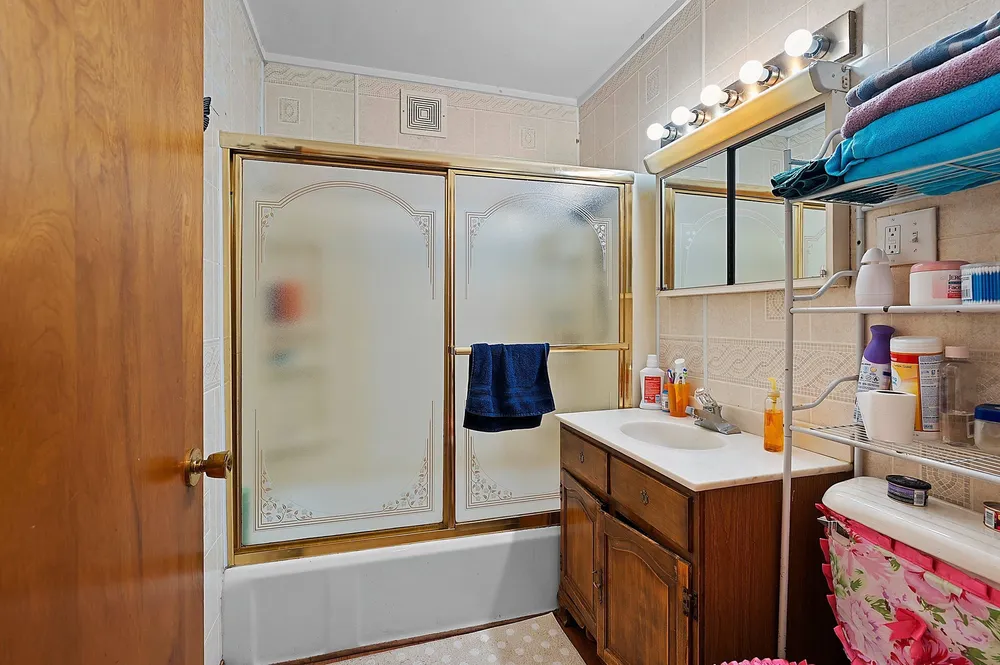 806 11th Ave, Green Bay, WI 54304