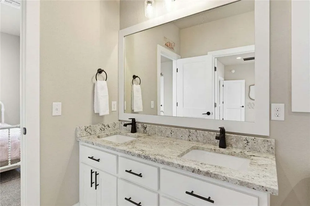 8605 W Migration Way, Bentonville, AR 72713
