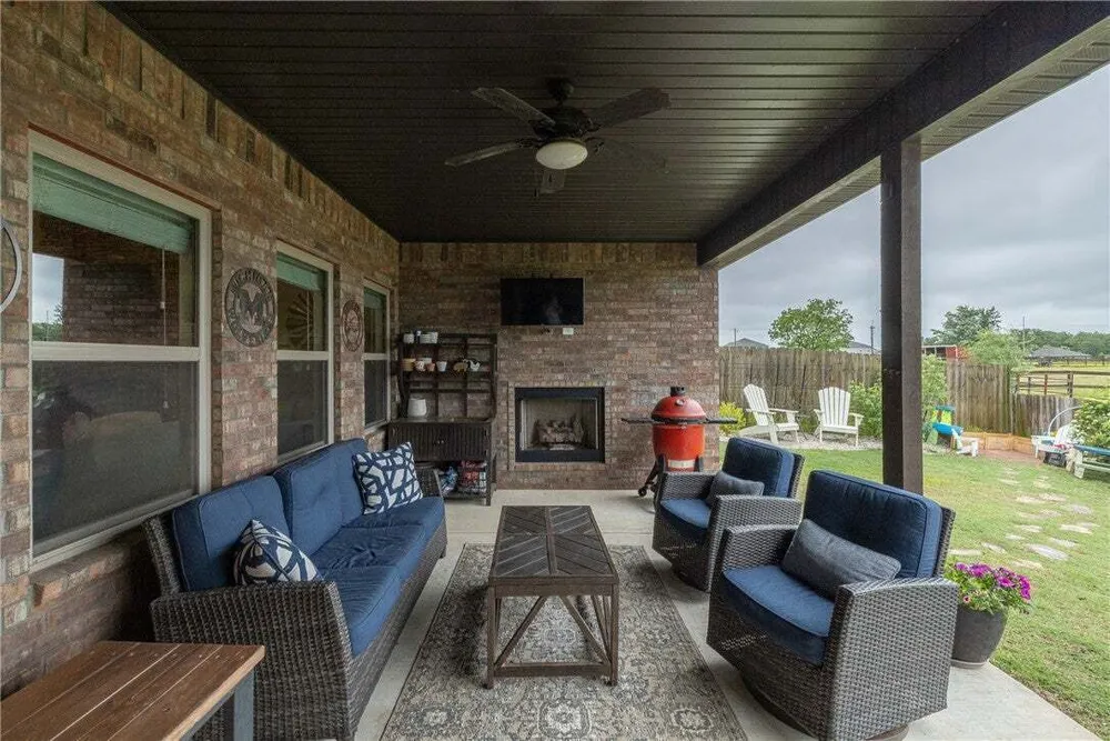 1151 Hope St, Centerton, AR 72719