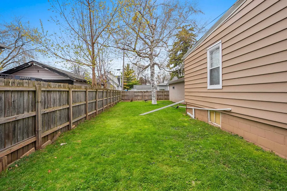 806 11th Ave, Green Bay, WI 54304
