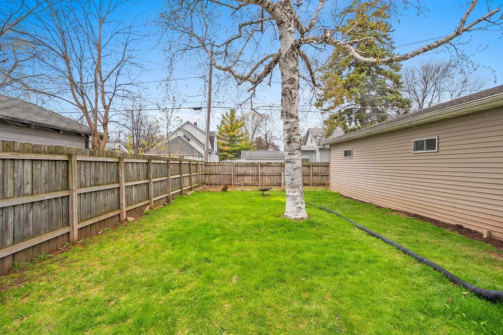 806 11th Ave, Green Bay, WI 54304