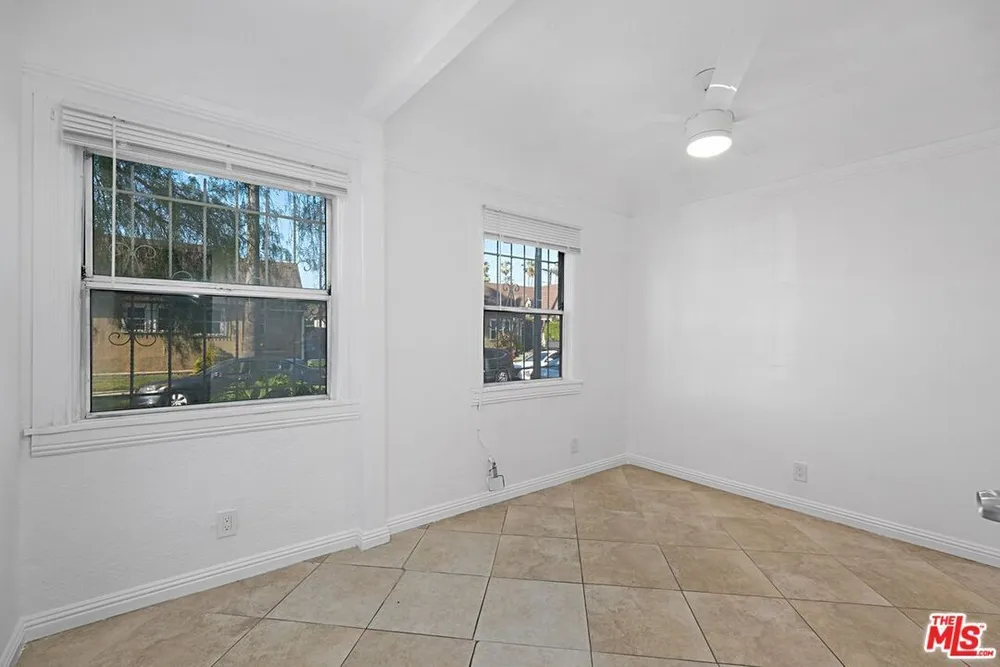 5700 S Gramercy Pl, South Los Angeles, CA 90062