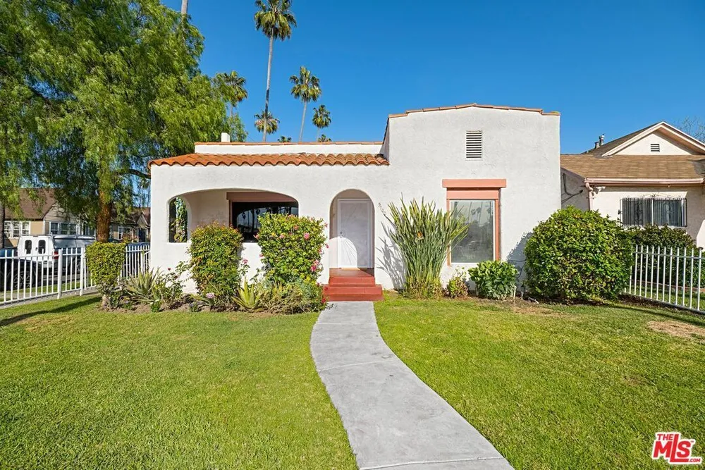 5700 S Gramercy Pl, South Los Angeles, CA 90062