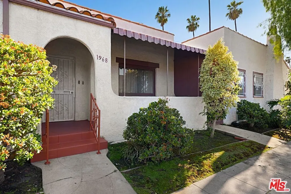 5700 S Gramercy Pl, South Los Angeles, CA 90062