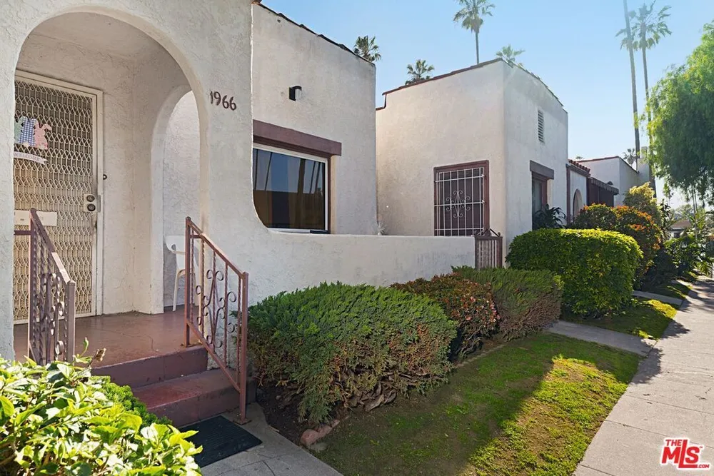 5700 S Gramercy Pl, South Los Angeles, CA 90062
