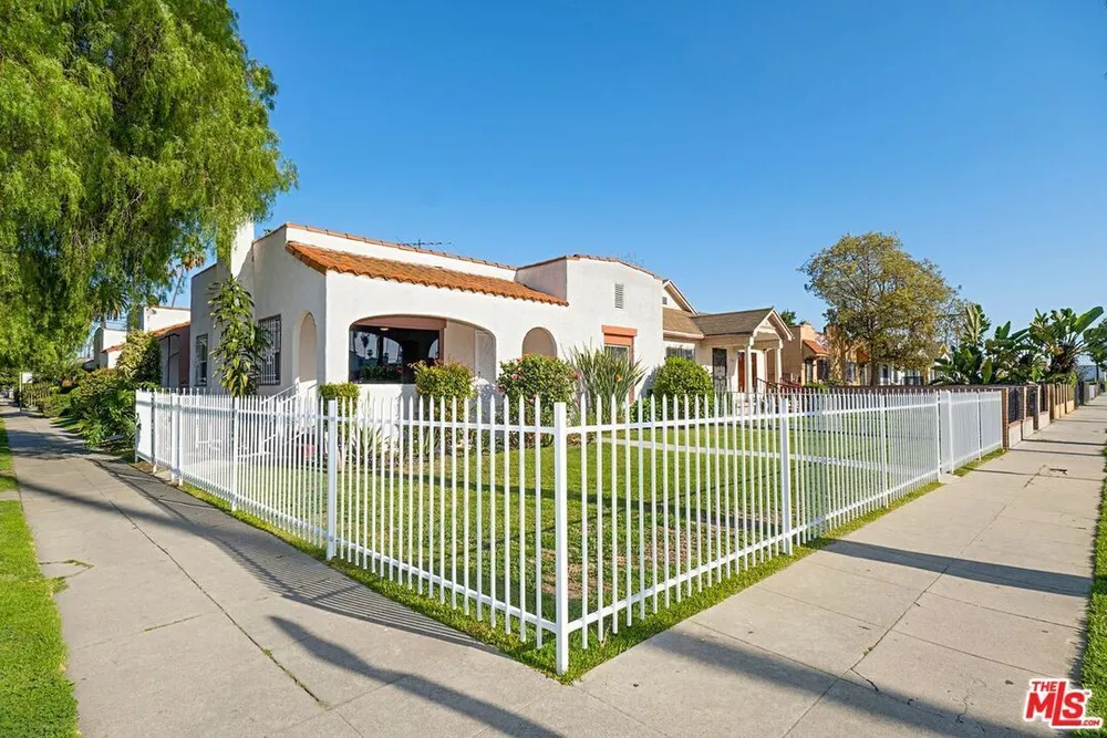 5700 S Gramercy Pl, South Los Angeles, CA 90062