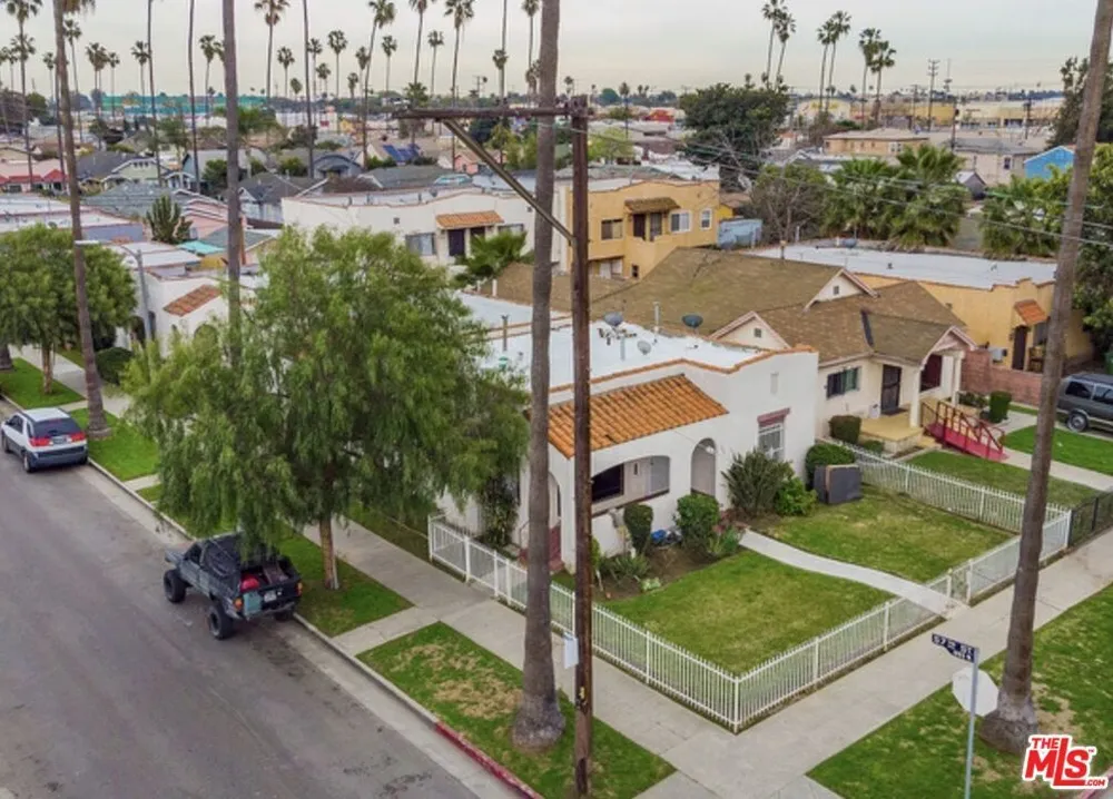 5700 S Gramercy Pl, South Los Angeles, CA 90062