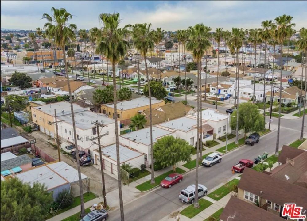 5700 S Gramercy Pl, South Los Angeles, CA 90062