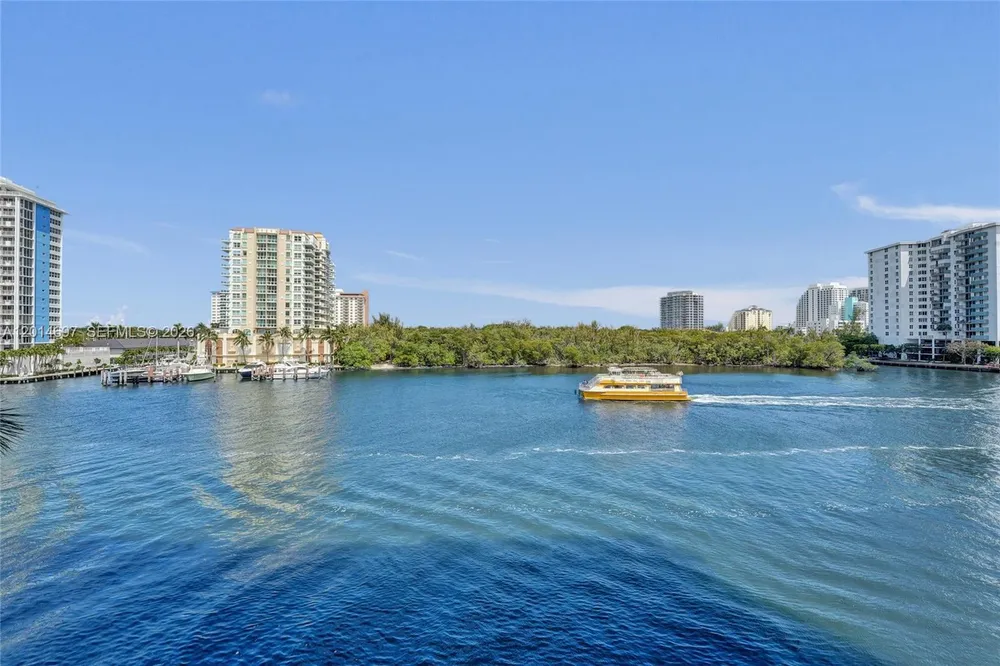 936 Intracoastal Dr, Fort Lauderdale, FL 33304