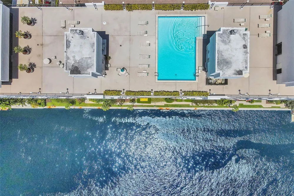 936 Intracoastal Dr, Fort Lauderdale, FL 33304