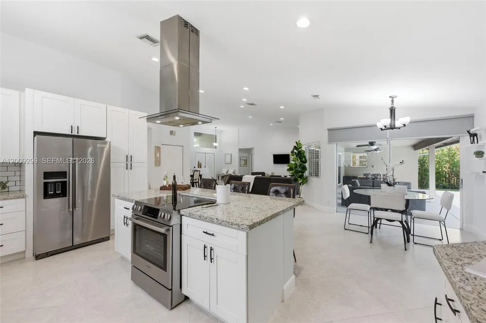 1135 Fairfax Ln, Weston, FL 33326