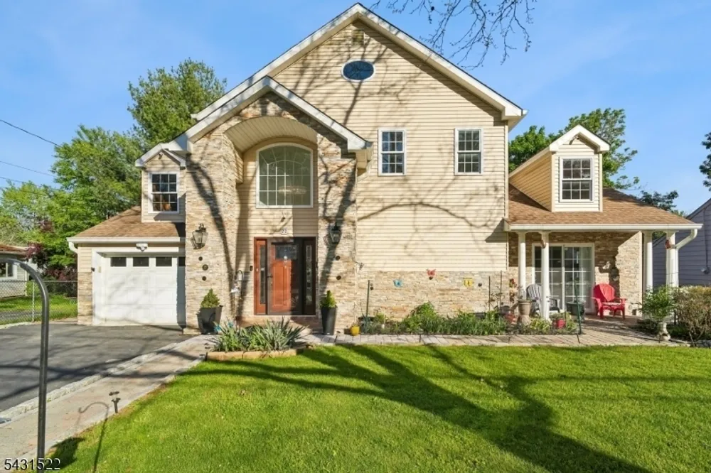 22 Spier Dr, Livingston, NJ 07039